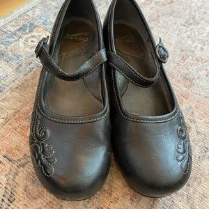 Dansko shoes size 39